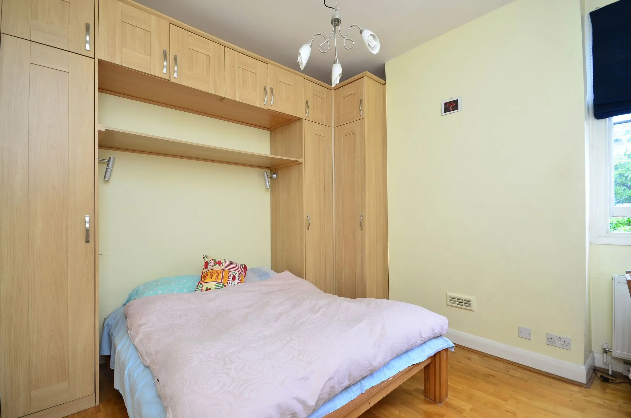 Flat Sulgrave Road in Greater London