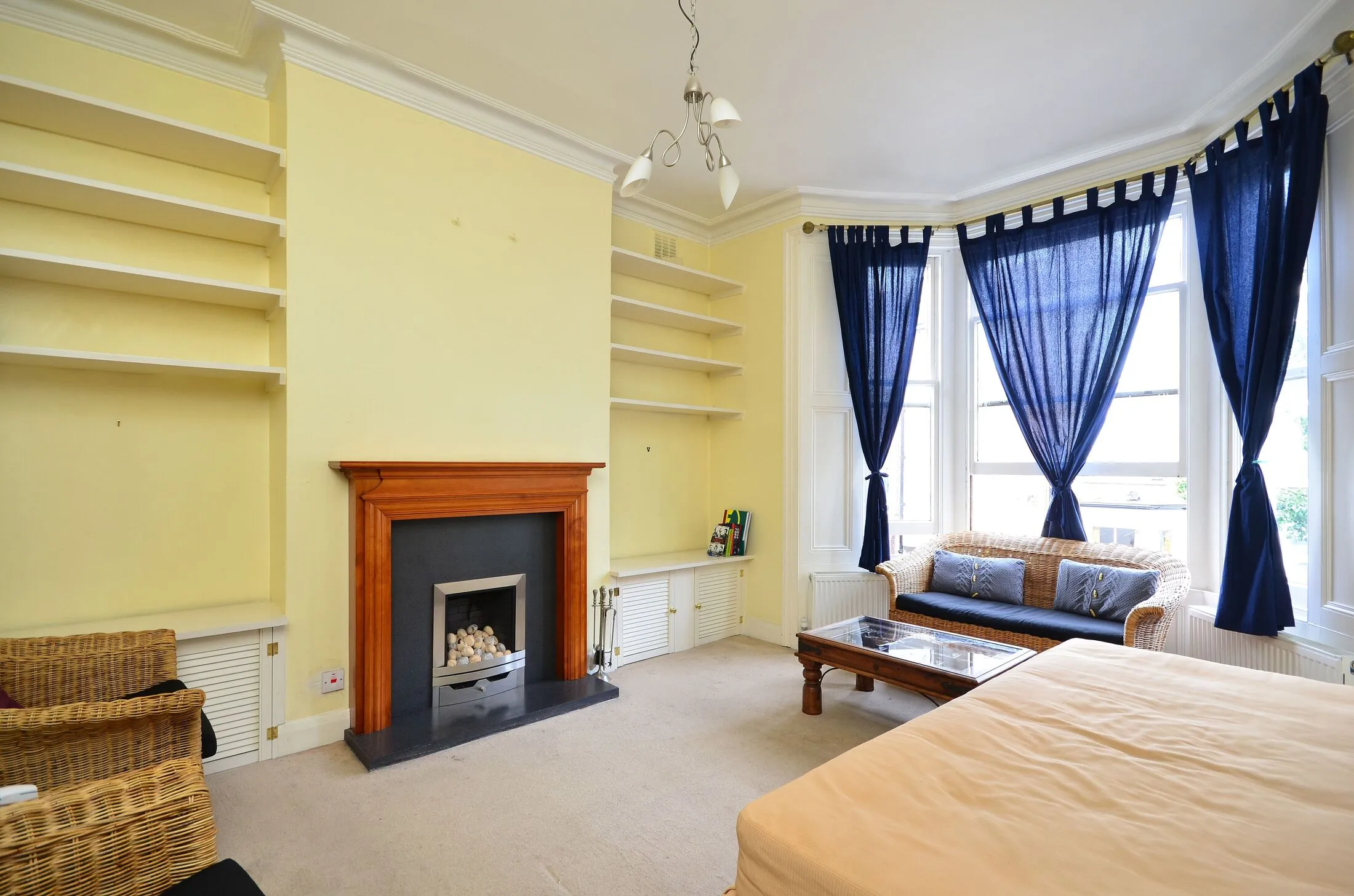 Flat Sulgrave Road in Greater London