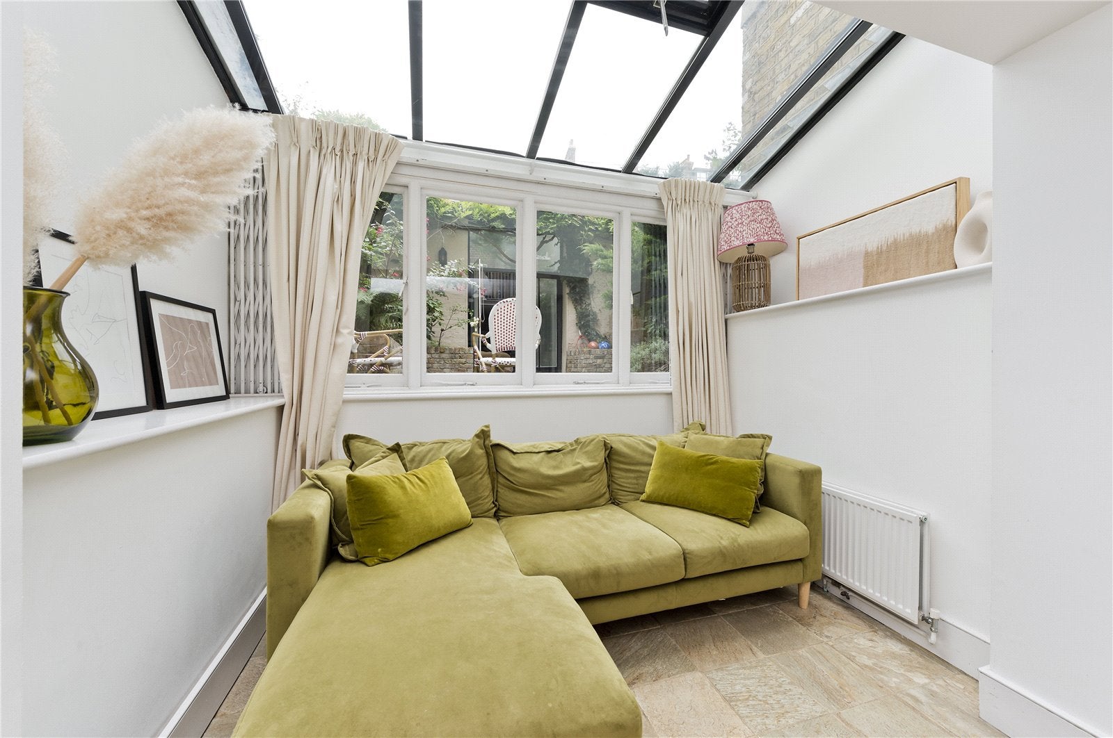 House Addison Bridge Place in Greater London