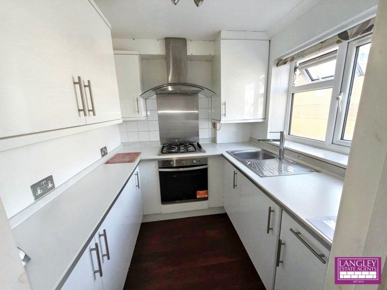 Flat London Road in Greater London