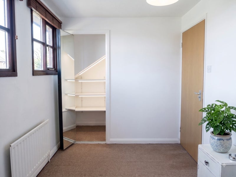 Room London Road in Greater London