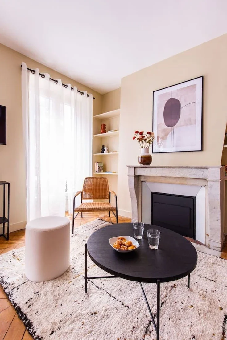 Flat Rue Washington in Paris