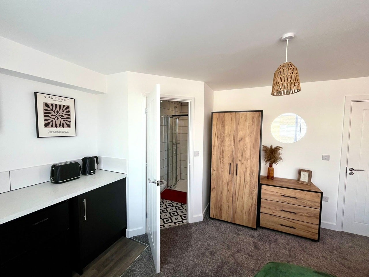 Room Carron Close in Corby