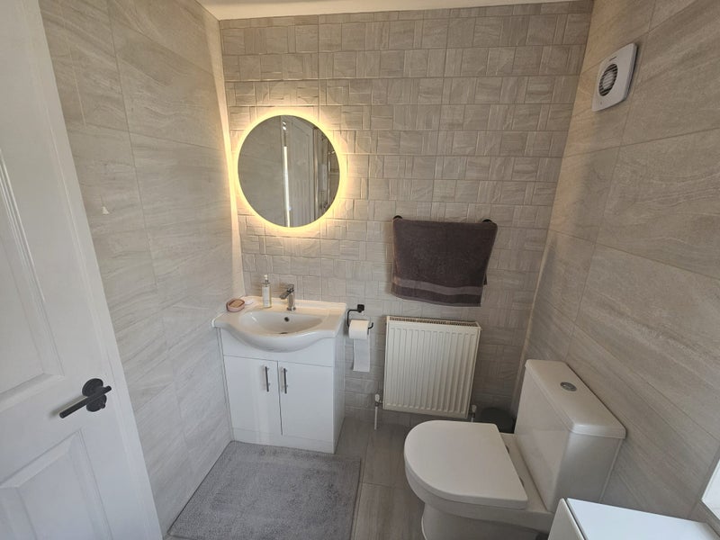 Room Martin Rise in Metropolitan Borough of Solihull