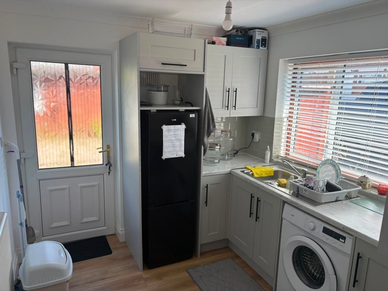 Room Martin Rise in Metropolitan Borough of Solihull
