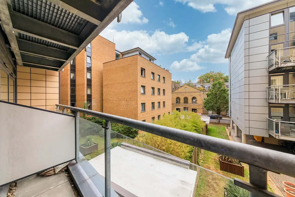 Flat Great Dover Street in Greater London