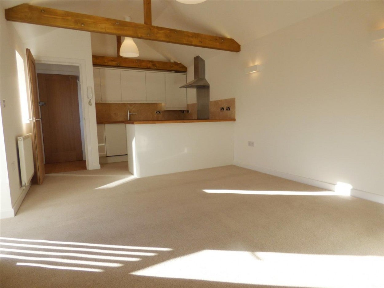 Flat Surrey Street in Arun
