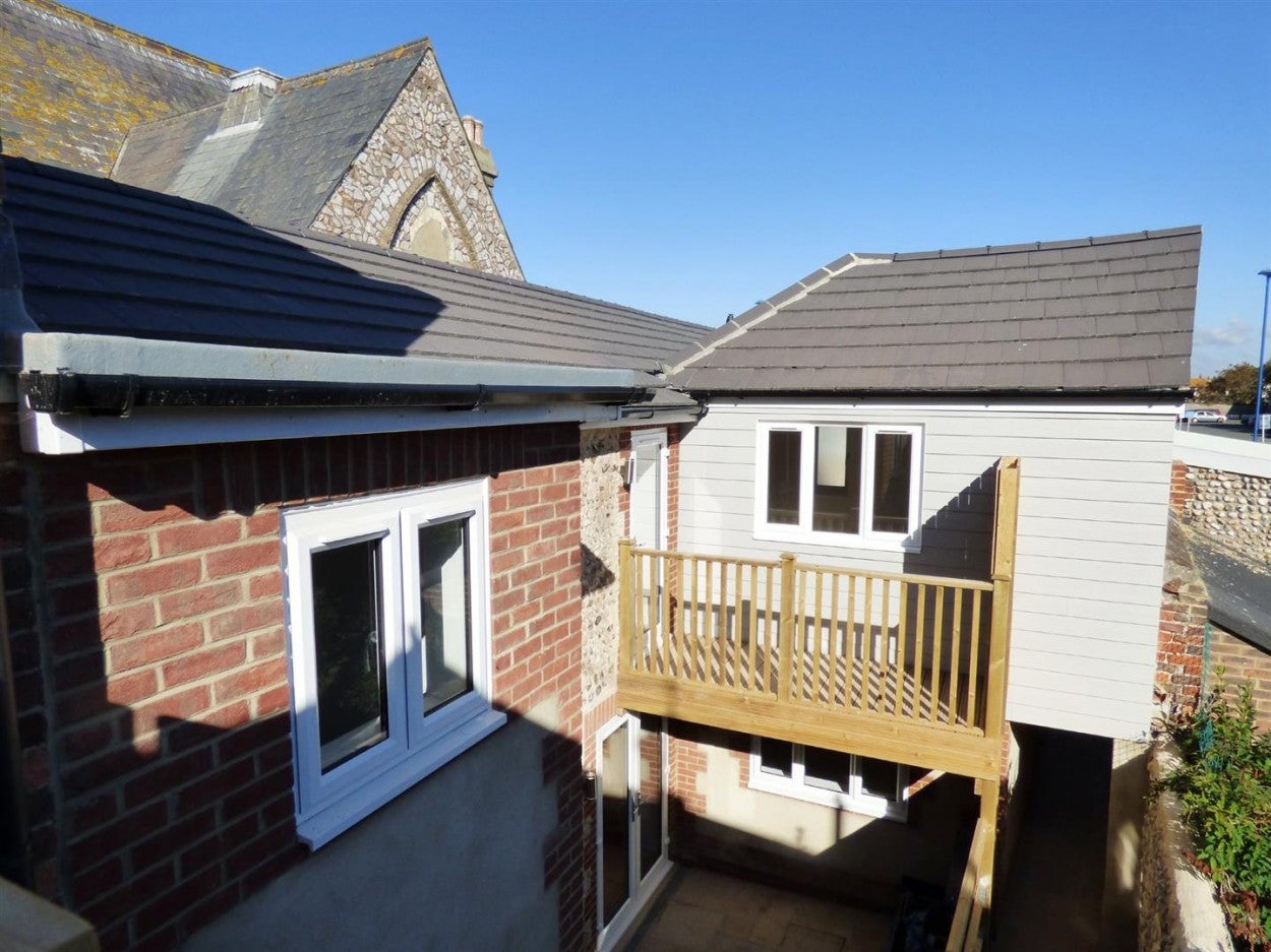 Flat Surrey Street in Arun