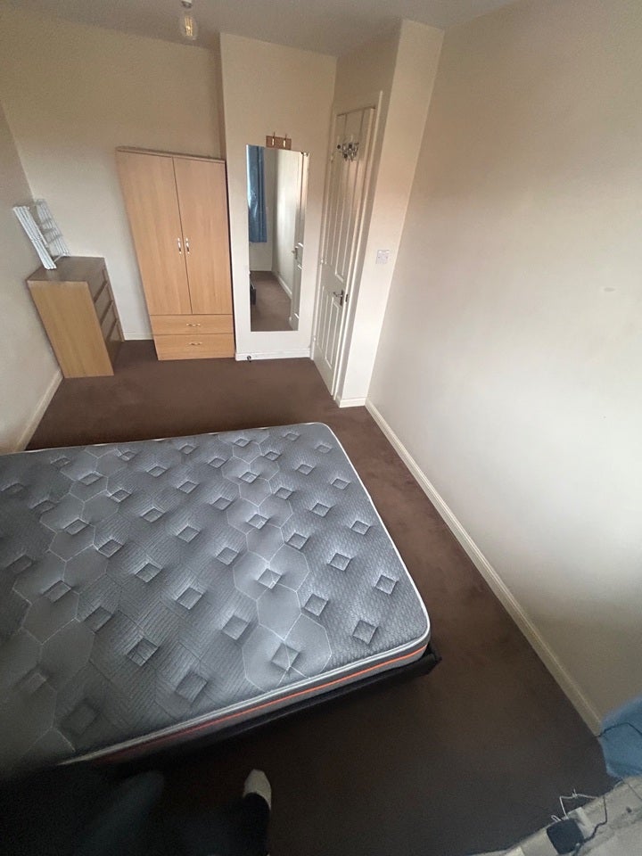 Room Greenhaven Drive in Greater London