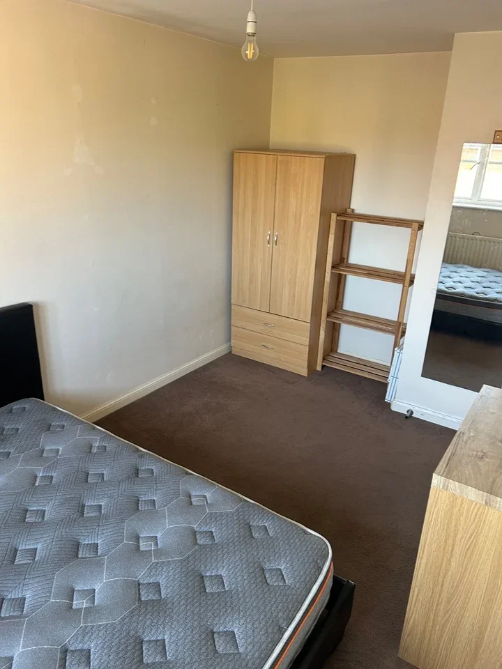 Room Greenhaven Drive in Greater London