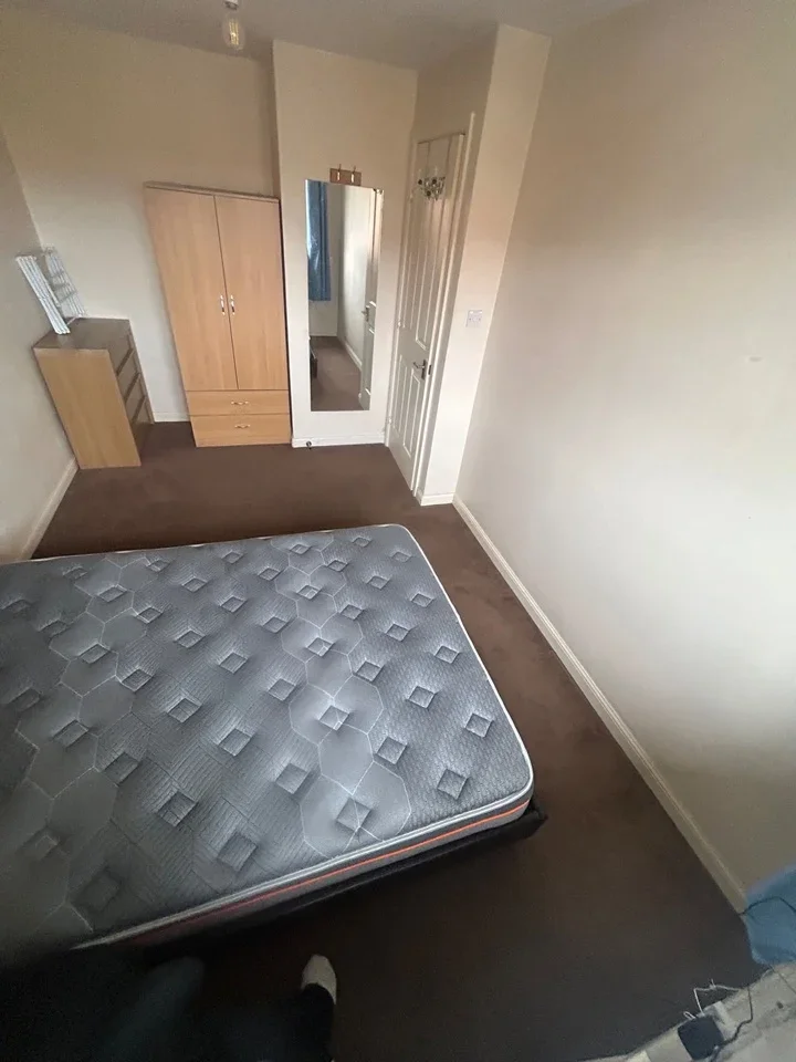 Room Greenhaven Drive in Greater London