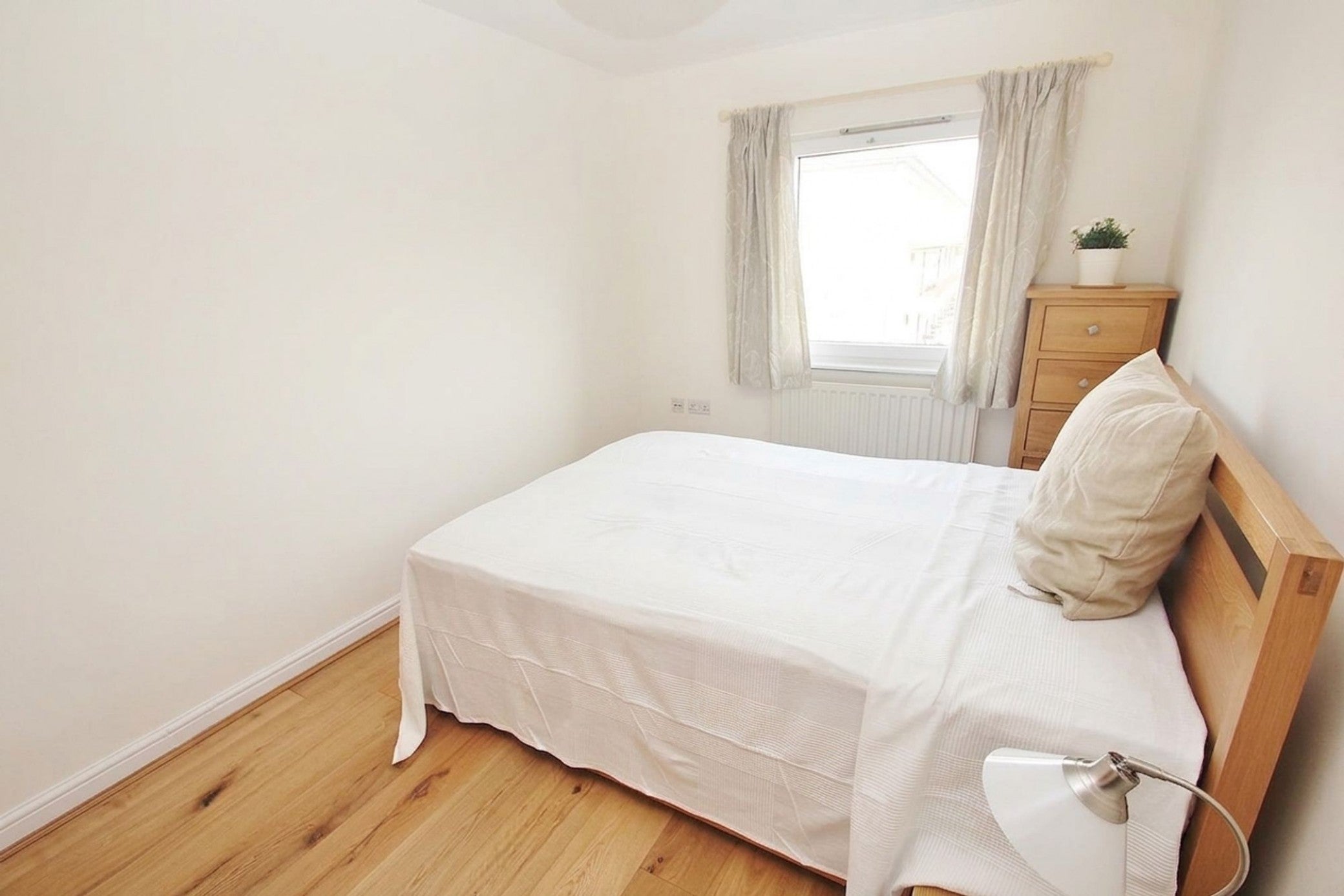 Flat Crown Close in Greater London