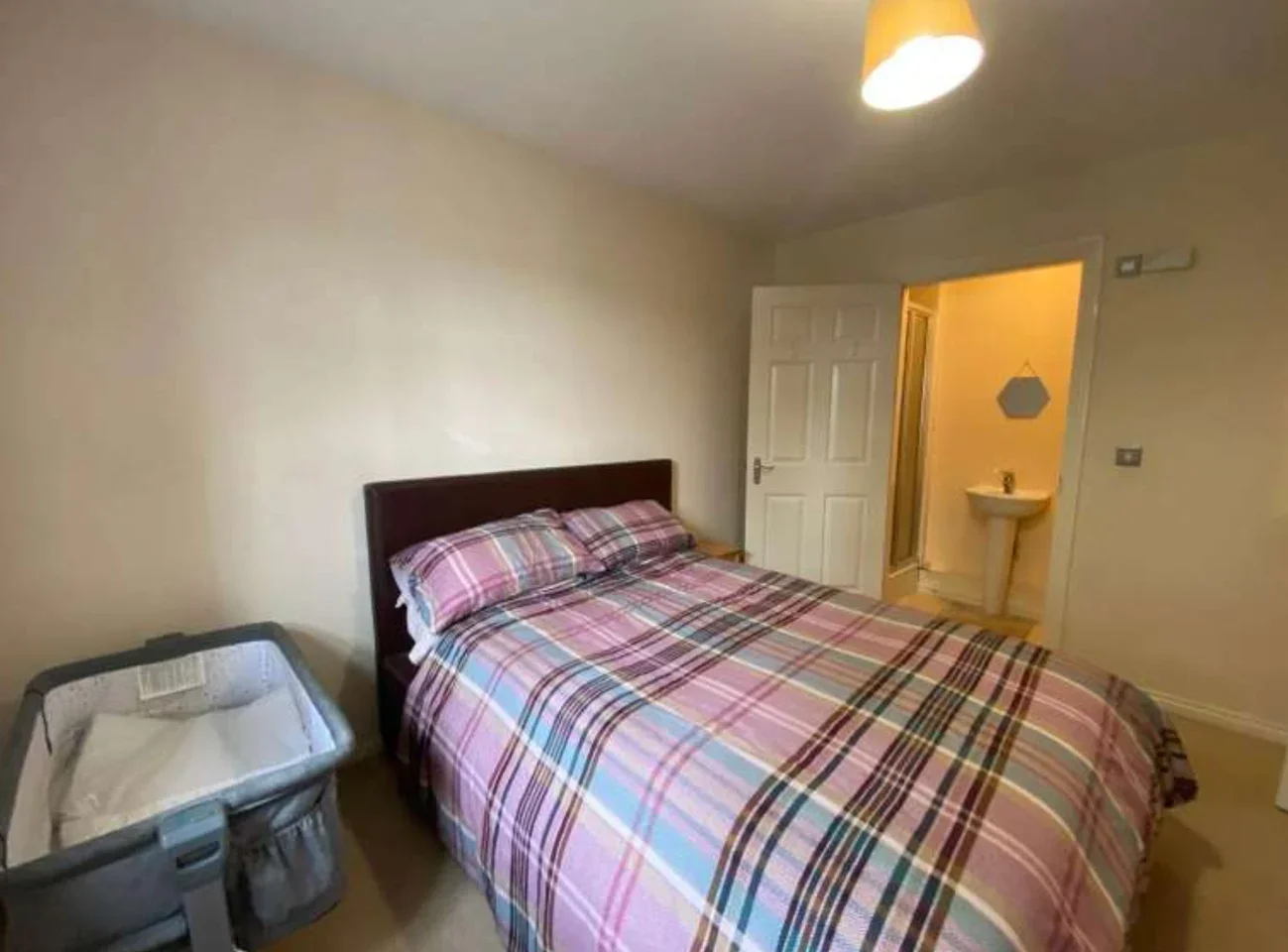 Flat Taylor Court in Carrville