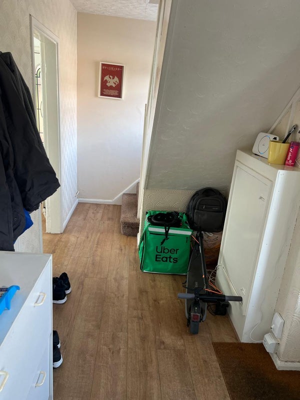 Room Vale Crescent South in Nottingham