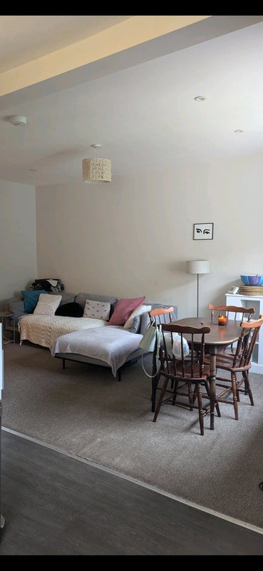 Room Abbeydale Road South in Sheffield