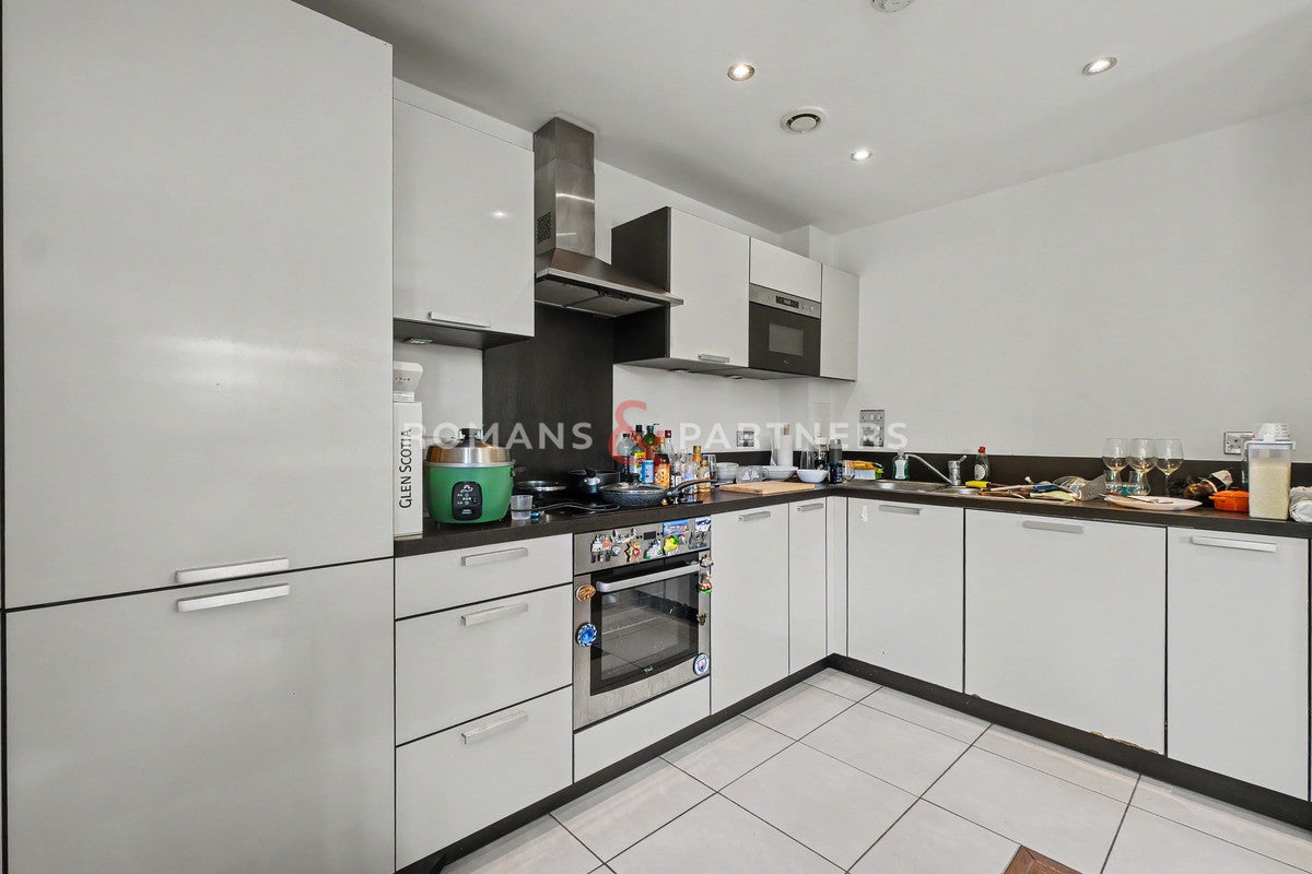 Flat Needleman Street in Greater London
