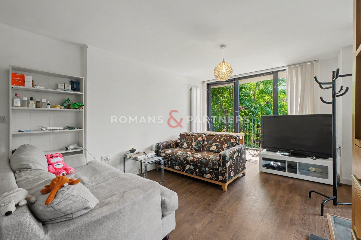 Flat Needleman Street in Greater London