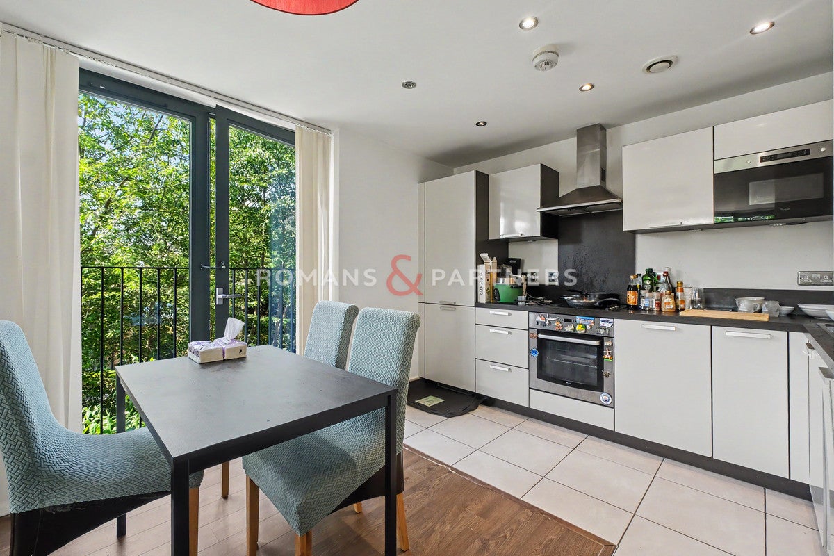 Flat Needleman Street in Greater London