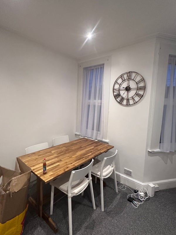 Room Silvermere Road in Greater London