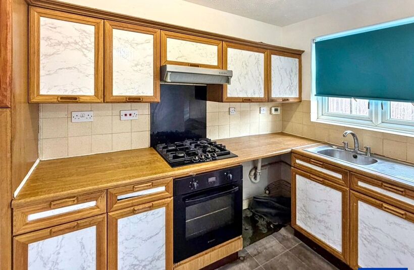 House Holly farm Close in Caddington