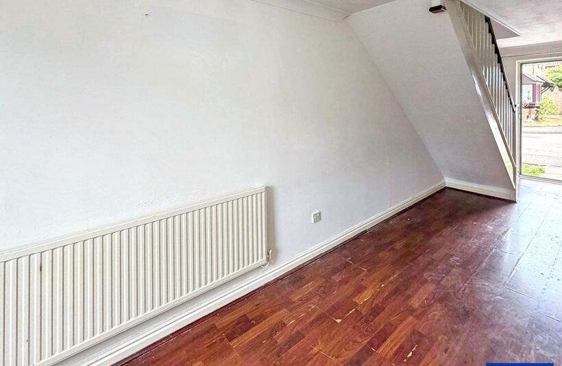 House Holly farm Close in Caddington