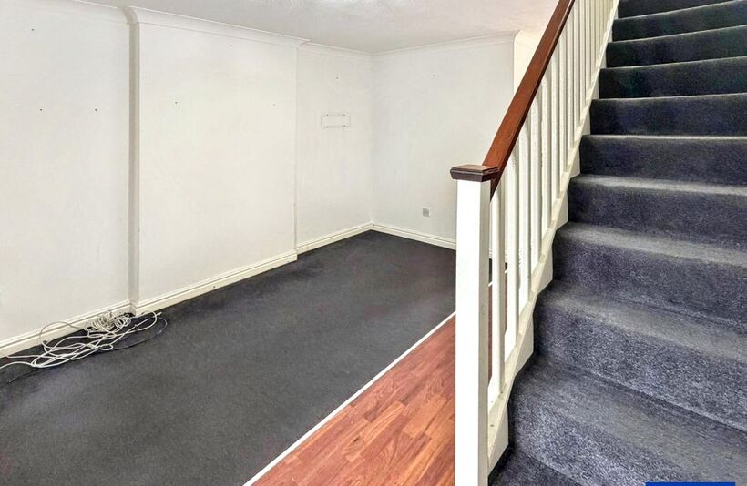 House Holly farm Close in Caddington