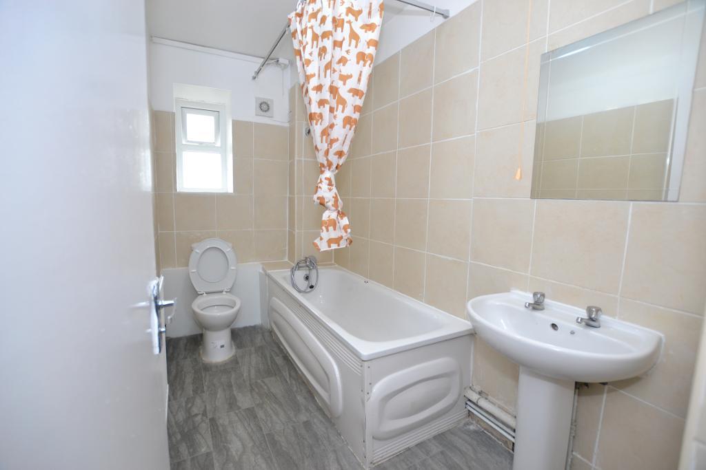 Room Beccles Street in Greater London
