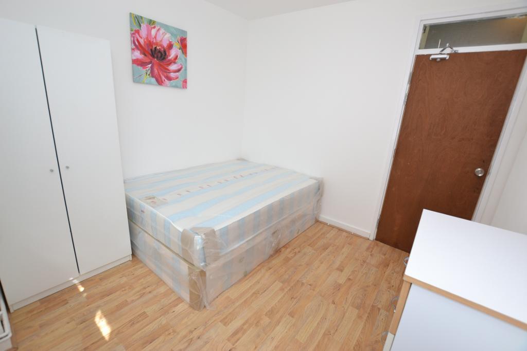 Room Beccles Street in Greater London