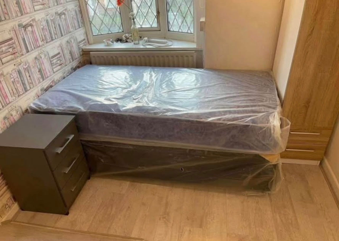 Room Hathersage Road in Birmingham