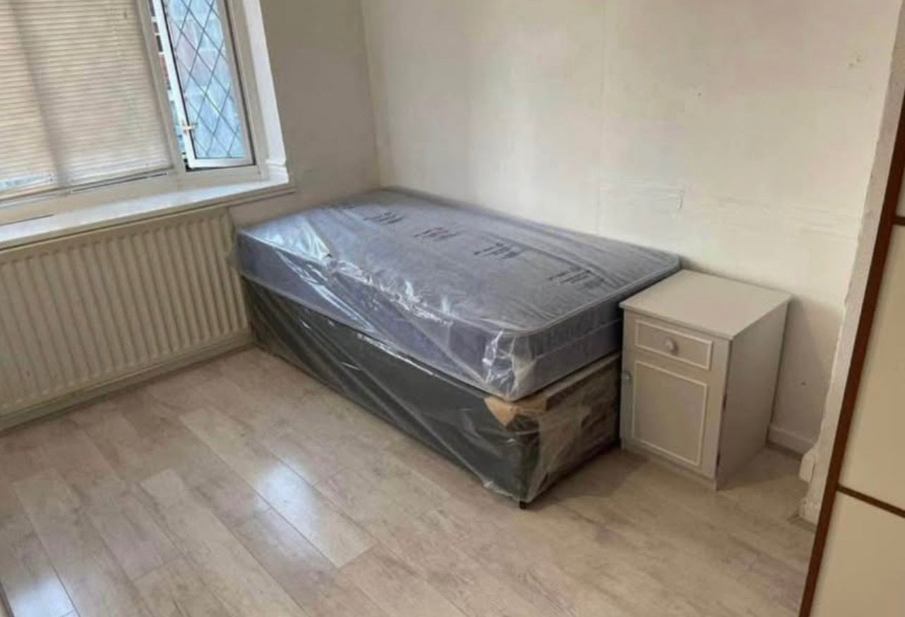 Room Hathersage Road in Birmingham