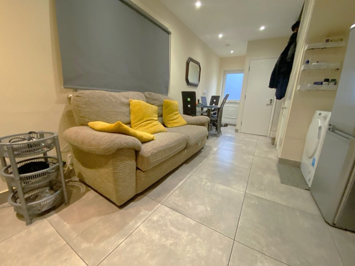 House Victor Grove in Greater London