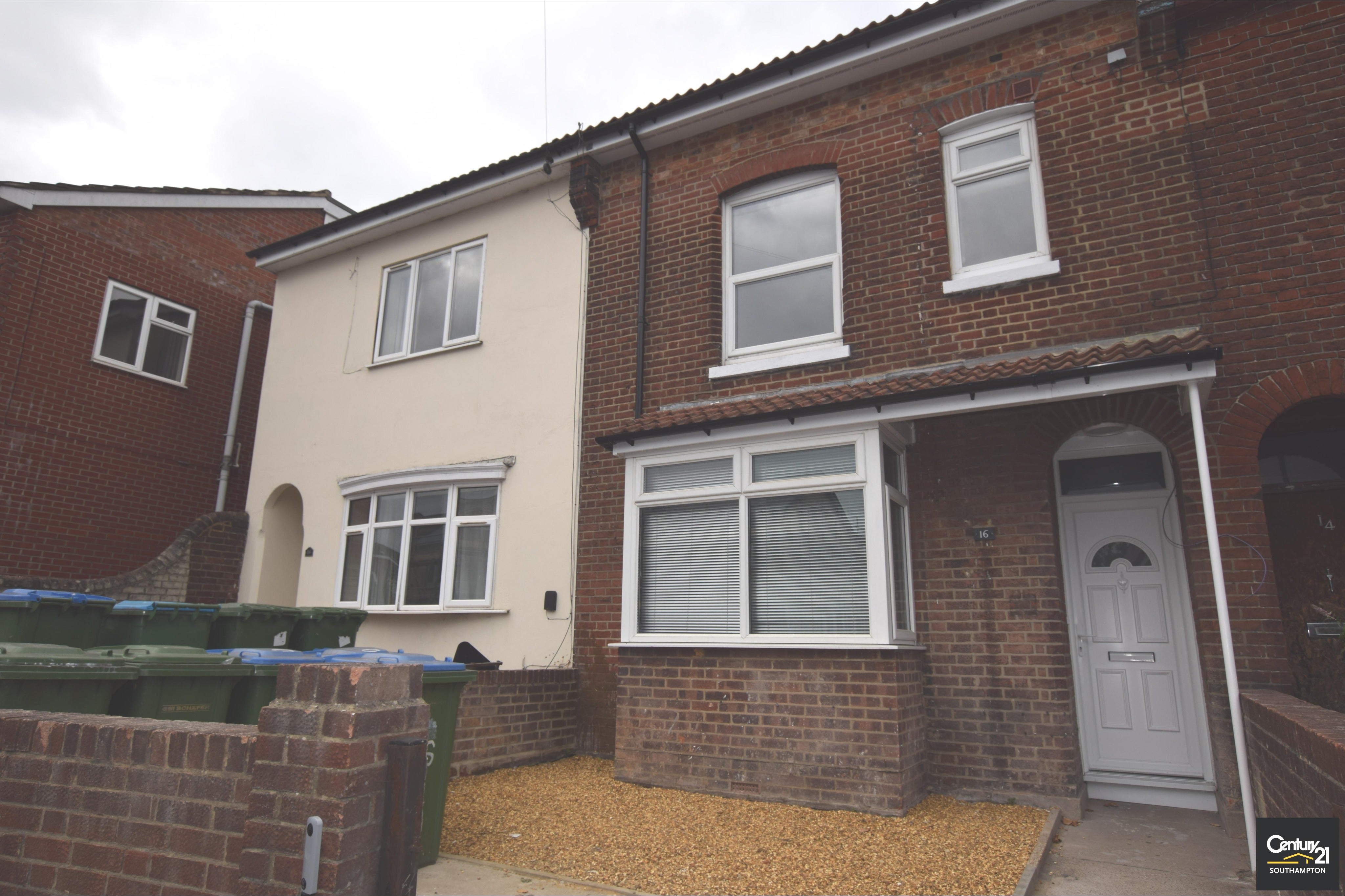 House Lodge Road in Southampton