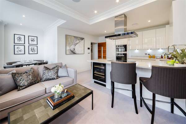 Flat Rainville Road in Greater London
