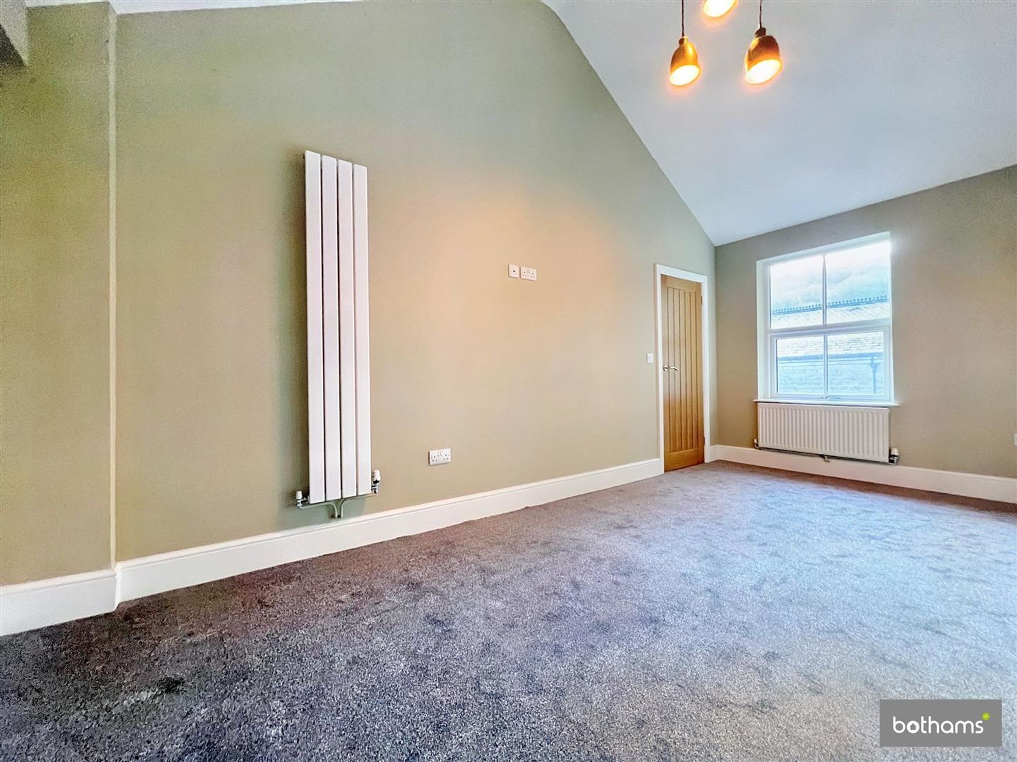 Flat North Parade in Derbyshire Dales