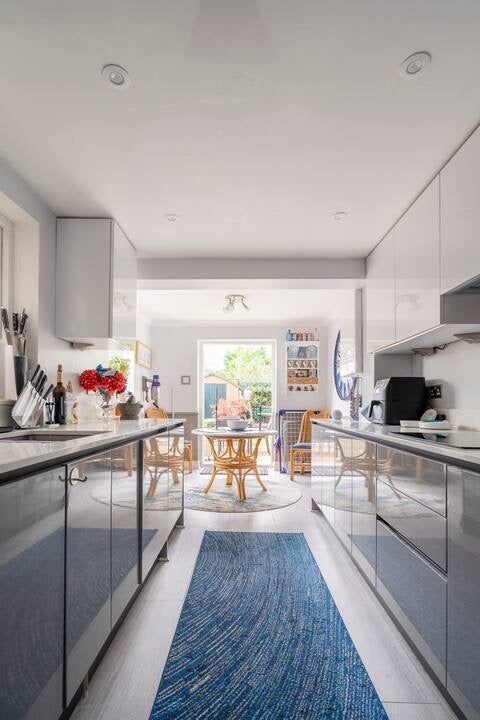 Room Wellington Road in Maidenhead