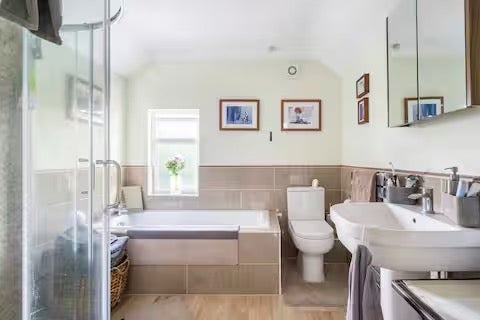 Room Wellington Road in Maidenhead