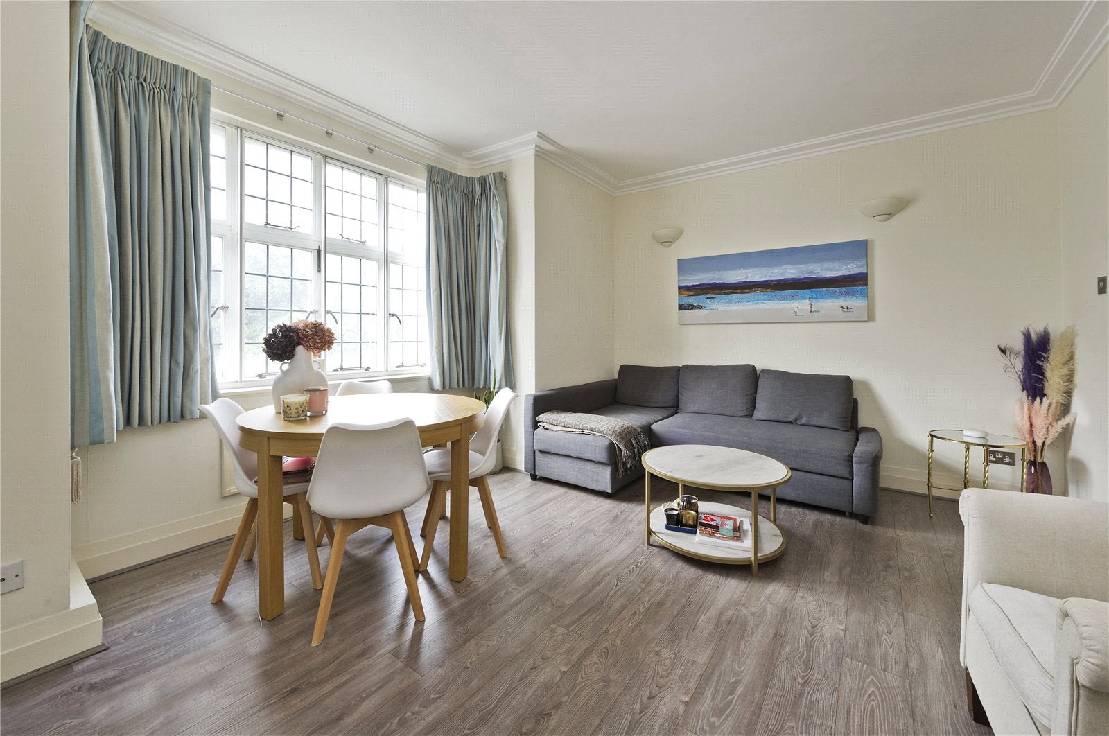 Flat Brompton Road in Greater London