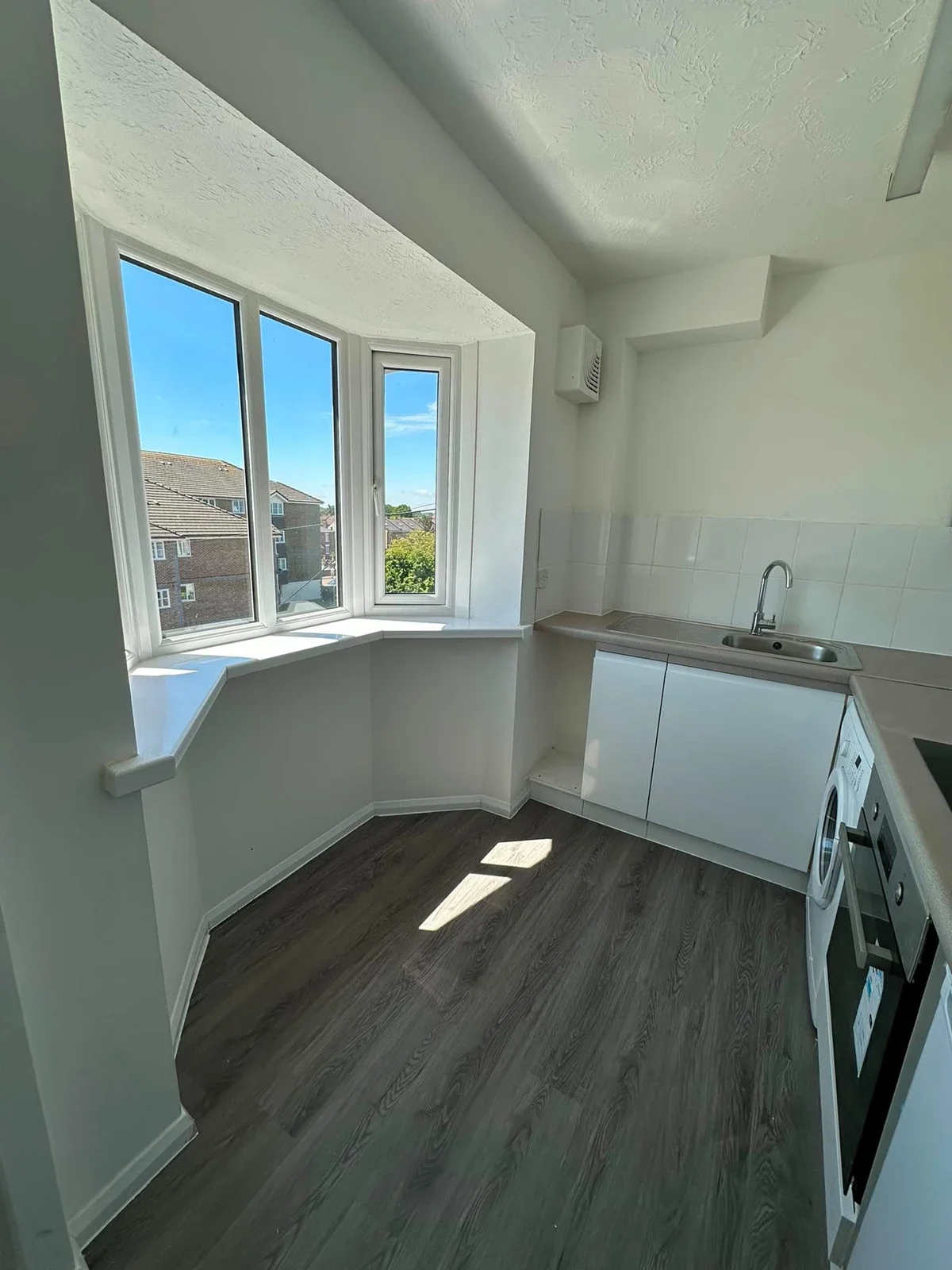 Flat Tennyson Close in Greater London