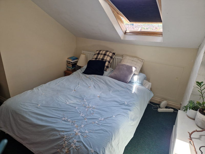 Room Raymend Road in Bristol