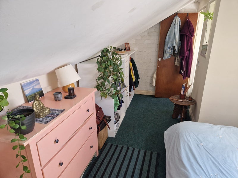 Room Raymend Road in Bristol