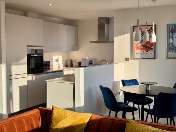 Flat Cliff Villas in London