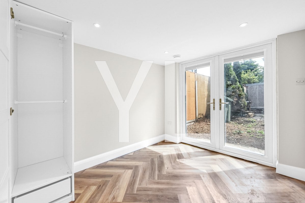 Room Shooters Hill Road in Greater London