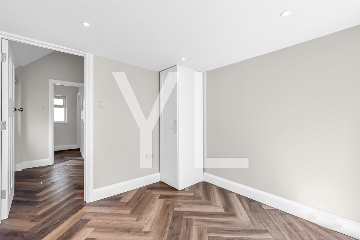 Room Shooters Hill Road in Greater London
