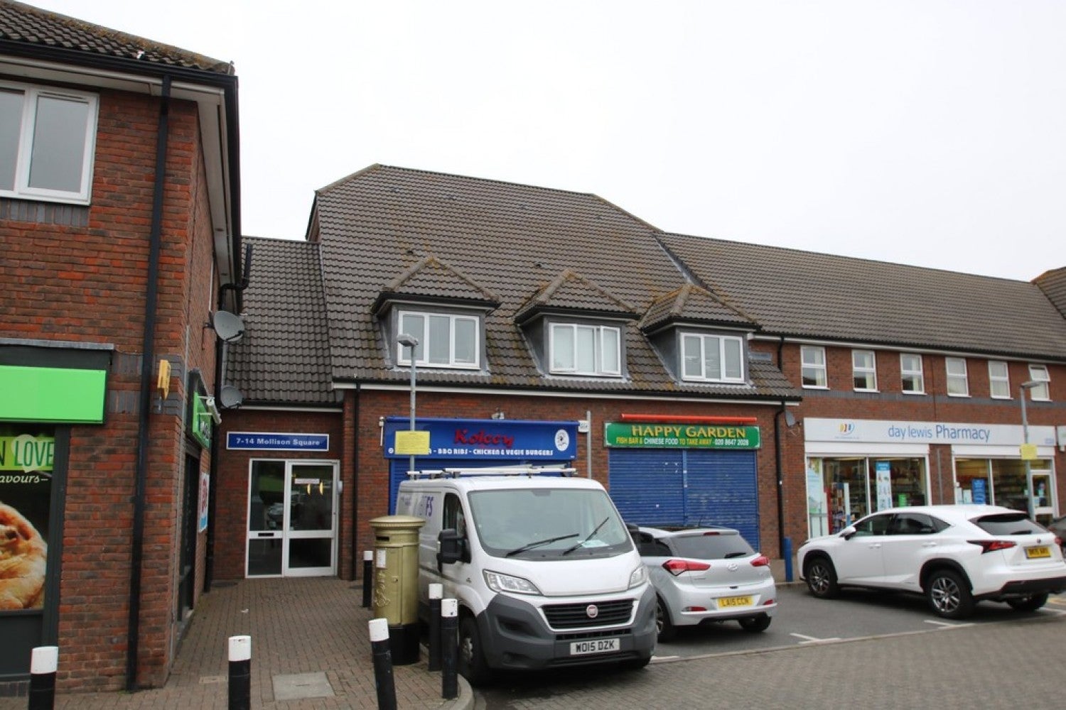 Flat Mollison Drive in Greater London