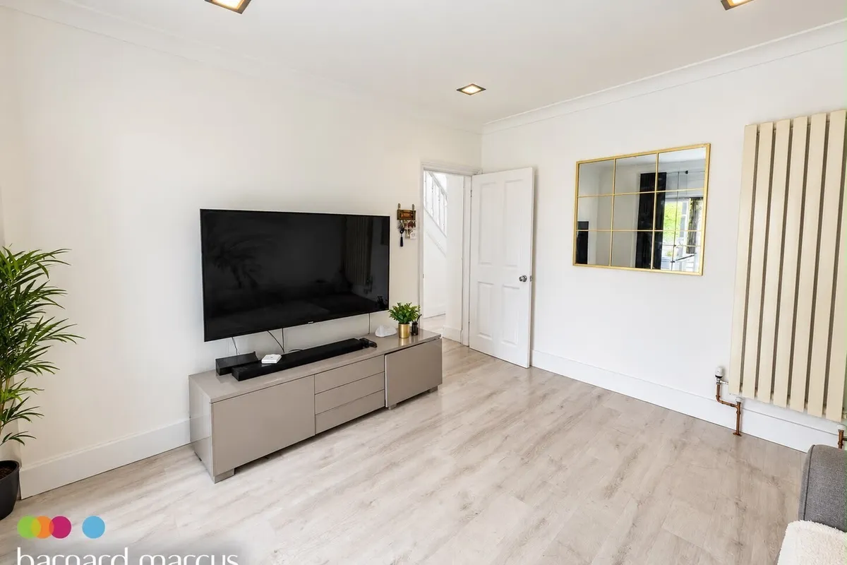 House Link Road in Greater London