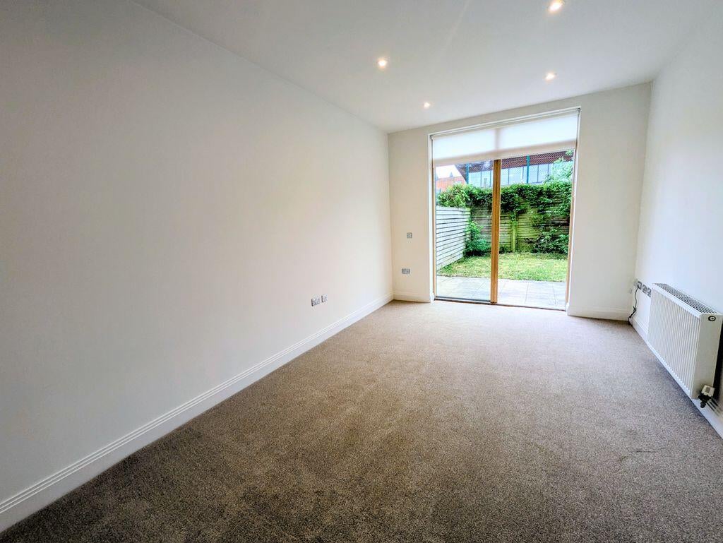 Flat Culverley Road in London