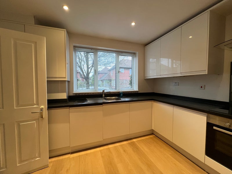Room Esmeralda Road in Greater London