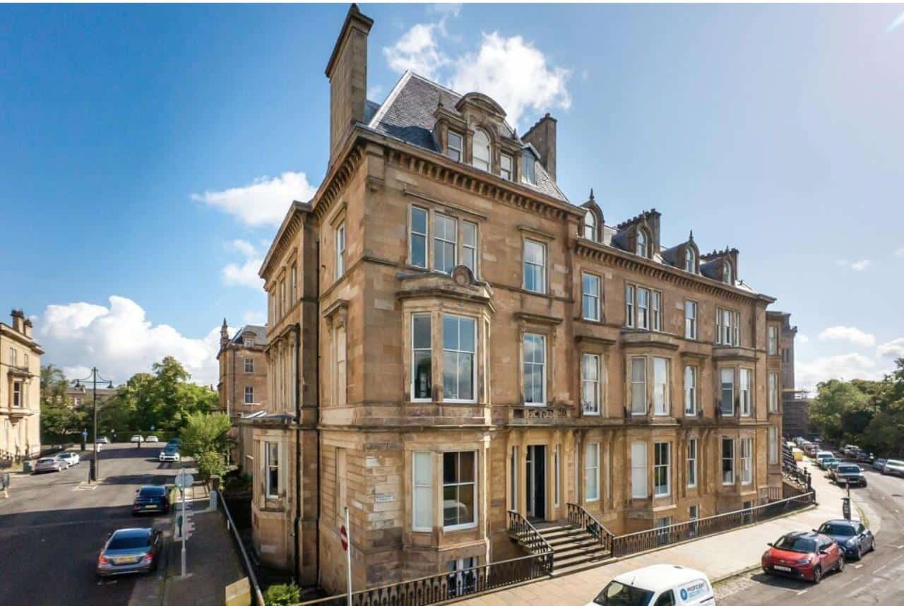 Flat Woodlands Terrace in Glasgow