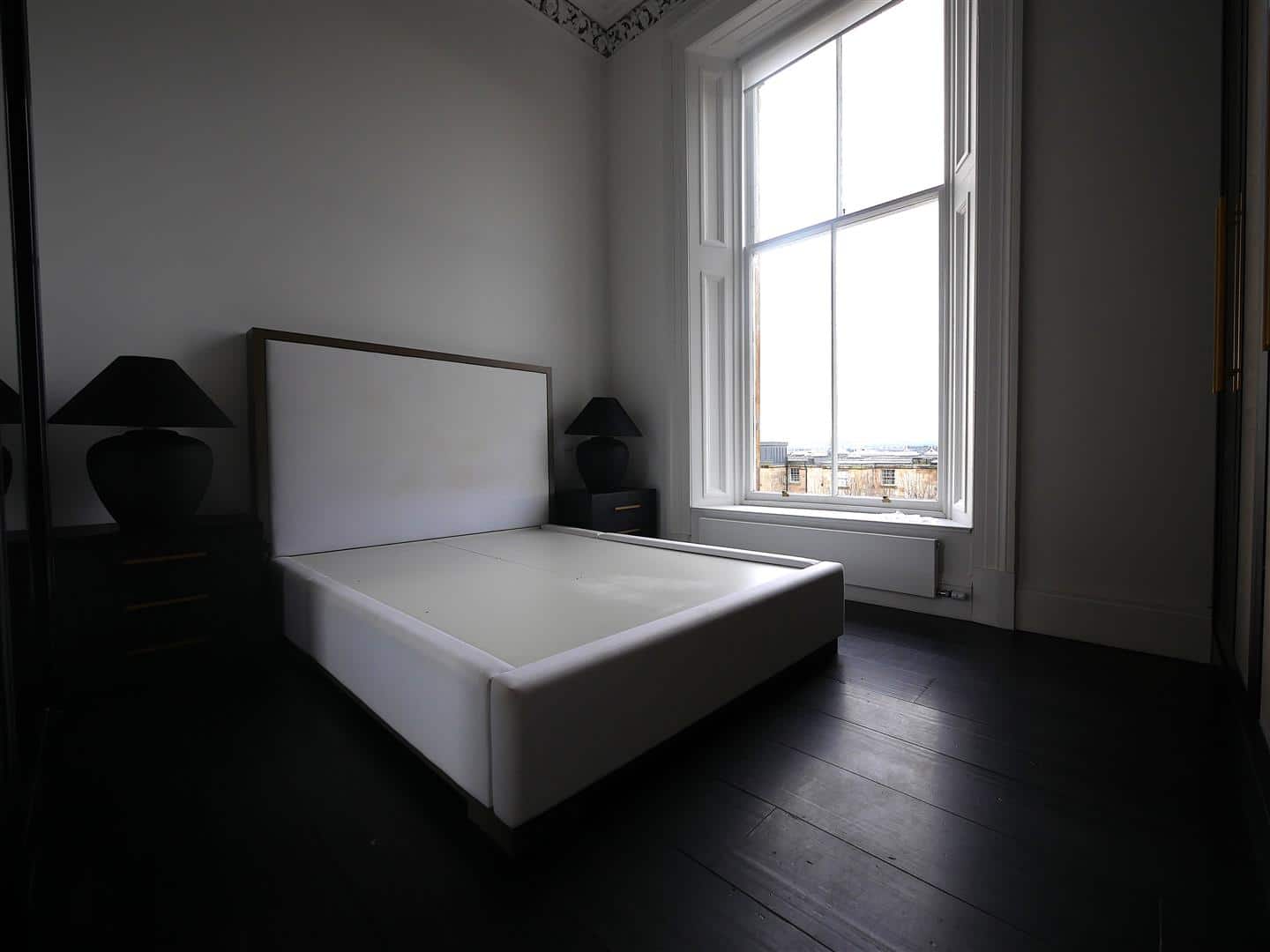 Flat Woodlands Terrace in Glasgow