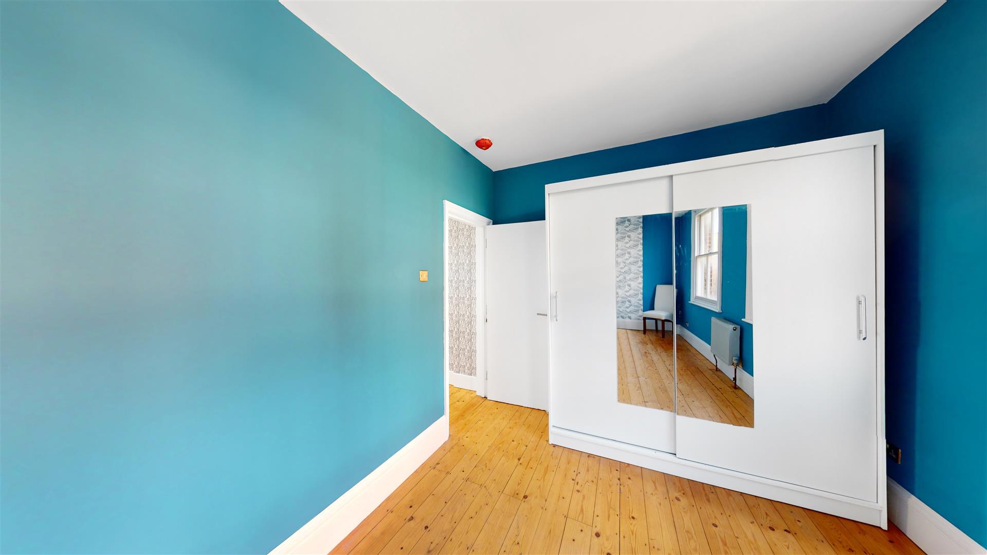 Flat Pedley Street in Greater London